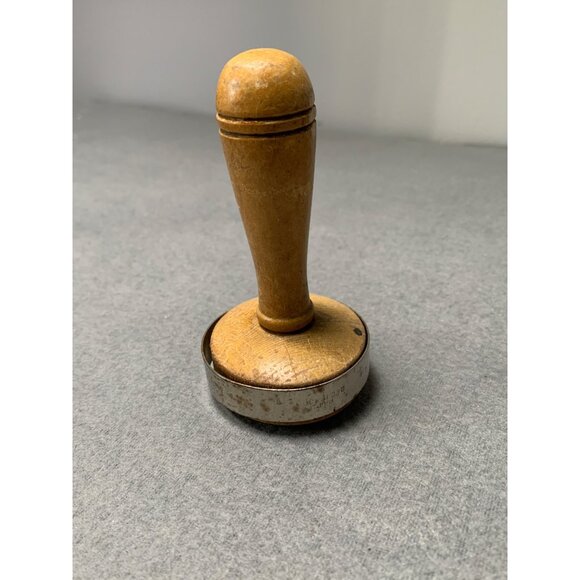 Vintage Queen Sock Darner Wood 4.5 Inches with Metal Band - Picture 2 of 6